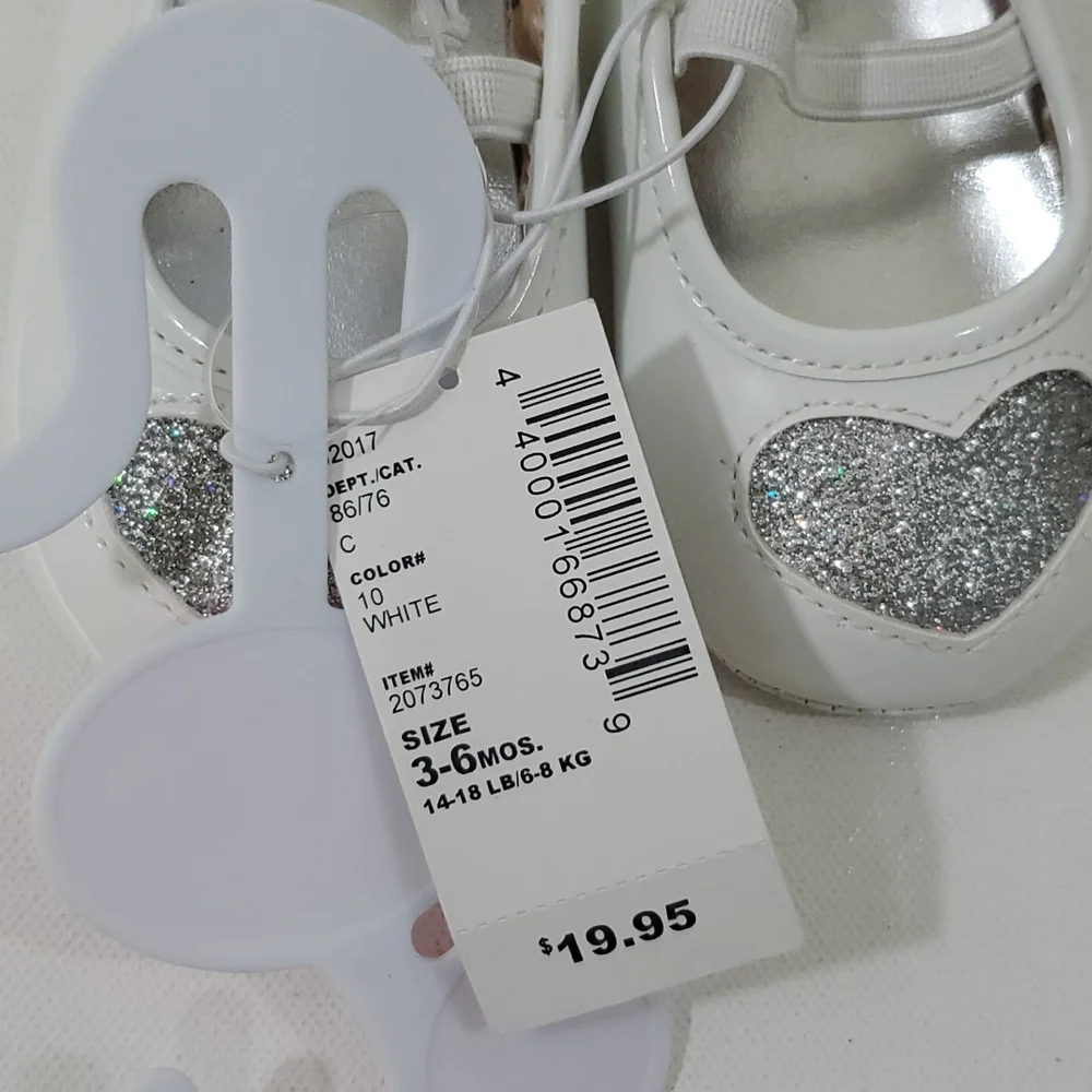 The Children's place white dress shoes with silver Glittery heart size 3-6 month